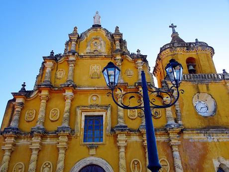 León (Nicaragua). Liberal, culta y rica en tradiciones León (Nicaragua). Liberal, culta y rica en tradiciones