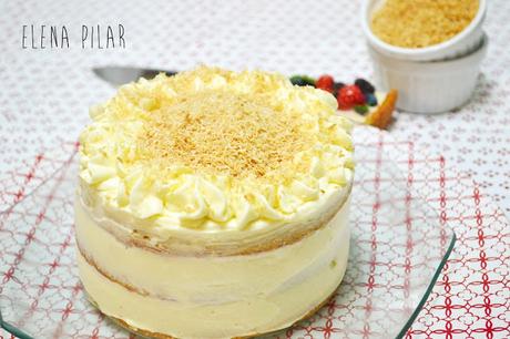 Tarta de coco y vainilla rellena de crema pastelera Tarta de coco y vainilla rellena de crema pastelera