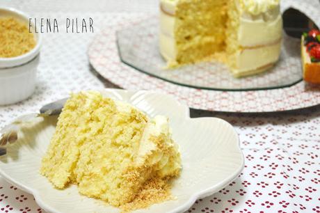 Tarta de coco y vainilla rellena de crema pastelera Tarta de coco y vainilla rellena de crema pastelera