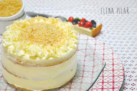 Tarta de coco y vainilla rellena de crema pastelera Tarta de coco y vainilla rellena de crema pastelera