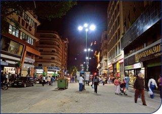 EL RECREO-UNA SEMANA SIN LUZ EL  60% DEL BULEVAR DE SABANA GRANDE. Un grupo de vecinos expresaron que lo reportaron a CORPOELEC