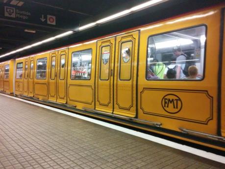 ¿Has visto un metro de color amarillo, últimamente en Barcelona? ¿Has visto un metro de color amarillo, últimamente en Barcelona?