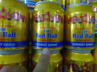 CARGANDO PILAS EN POKHARA CARGANDO PILAS EN POKHARA