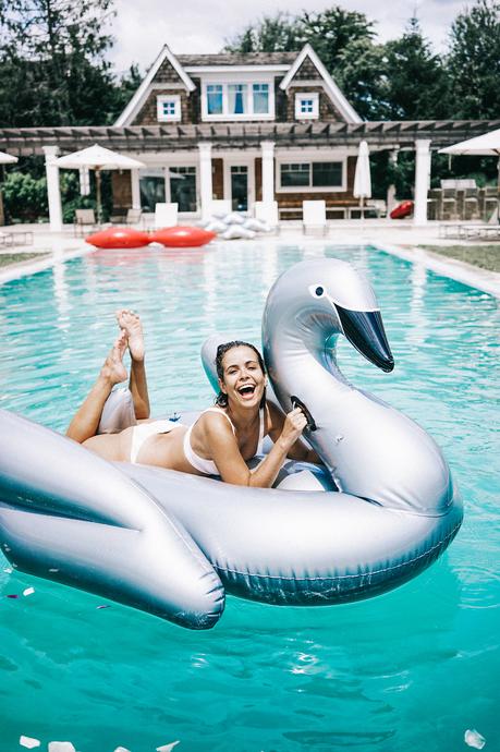 Revolve In The Hamptons GRLFRND_Revolve_in_The_Hamptons-Denim_Skirt-Outfit-Collage_Vintage-64