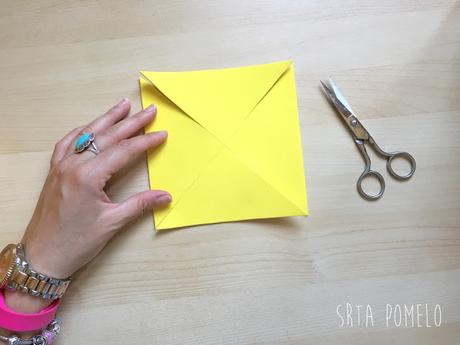 DIY: molinillos de viento con goma eva (videotutorial).