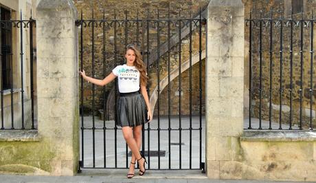 Look lady con camiseta dogs carlinos