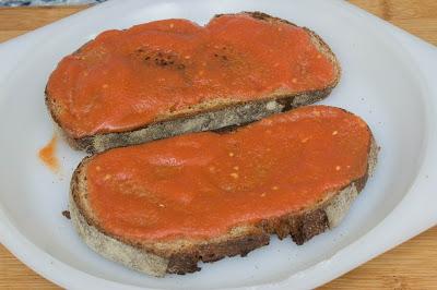 Tosta de escalivada con anchoas Tosta de escalivada con anchoas