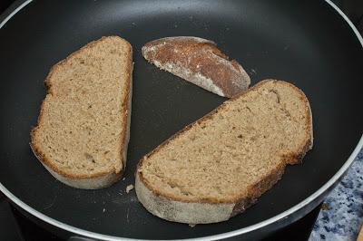 Tosta de escalivada con anchoas Tosta de escalivada con anchoas