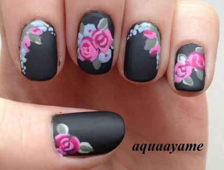 uñas decoradas mate con flores