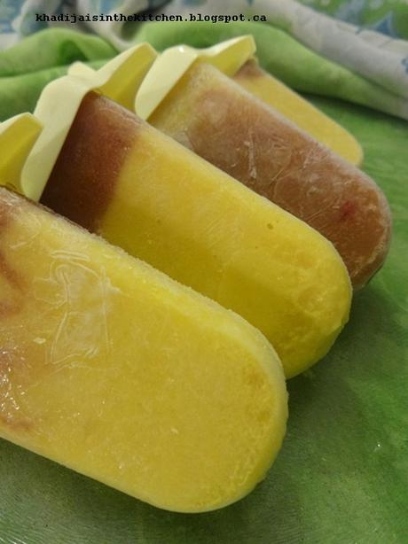 SUCETTES GLACÉES À LA MANGUE ET AUX PRUNES ROUGES / MANGO PLUM ICE POPS / PALETAS HELADAS DE MANGO Y CIRUELA /مصاصات مجمدة بالمانجو و البرقوق الاحمر