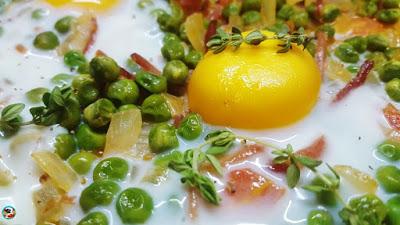 Huevos con verduras