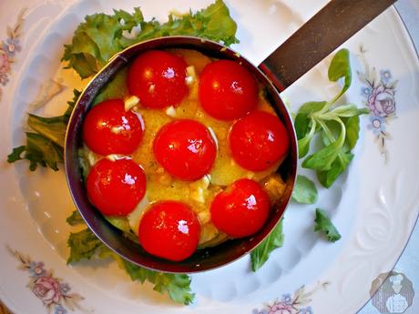 Tartar de tomates, pepino y aguacate con sardinitas: Añadido del aderezo