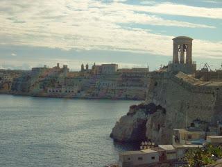 MALTA, UNA DE LAS ISLAS MAS POBLADAS