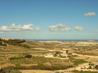 MALTA, UNA DE LAS ISLAS MAS POBLADAS