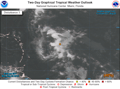 El Caribe pone atención a una fuerte onda tropical.