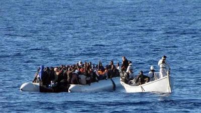Dos niñas sirias, ahogadas en el Mediterráneo al volcar su balsa.