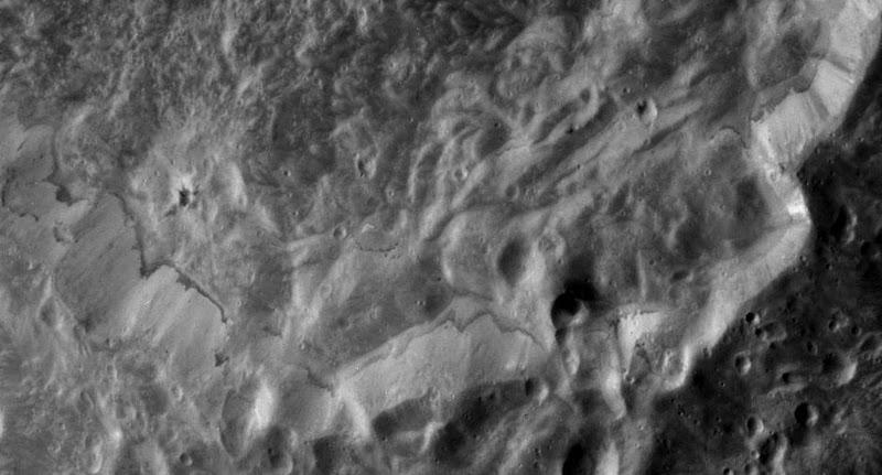 Cassini obtuvo nuevas imágenes de Mimas Cassini obtuvo nuevas imágenes de Mimas