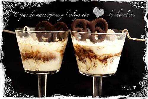 San Valentín con retraso Copas con corazones