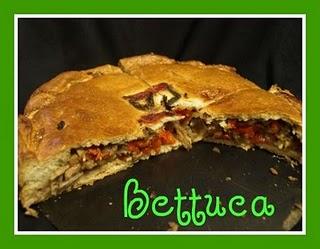 EMPANADA DE CARNE COCIDO Y PIMIENTOS ASADOS EMPANADA DE CARNE COCIDO Y PIMIENTOS ASADOS