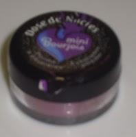 Probando pigmento de Bourjois. Probando pigmento de Bourjois.