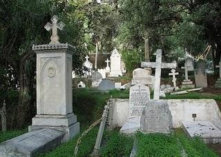 EL CEMENTERIO INGLÉS EN PELIGRO. EL CEMENTERIO INGLÉS EN PELIGRO.