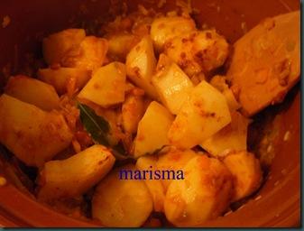 patatas guisadas en barro, rehogando patatas guisadas en barro, rehogando