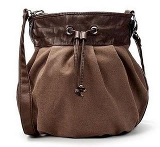 Bolsos saco y con borlas Bolsos saco y con borlas