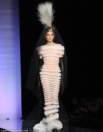 La novia del desfile de Jean Paul Gaultier Alta Costura, era el modelo servio Andrej Pejic