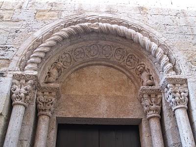 Besalú y su tesoro escondido Besalú y su tesoro escondido