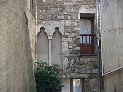 Besalú y su tesoro escondido Besalú y su tesoro escondido