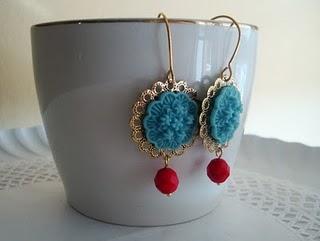 PENDIENTES ANTOINETTE AZUL Y ROJO PENDIENTES ANTOINETTE AZUL Y ROJO