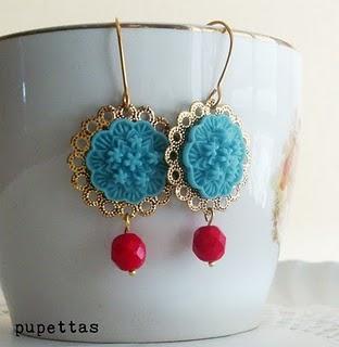 PENDIENTES ANTOINETTE AZUL Y ROJO PENDIENTES ANTOINETTE AZUL Y ROJO