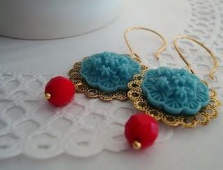 PENDIENTES ANTOINETTE AZUL Y ROJO PENDIENTES ANTOINETTE AZUL Y ROJO