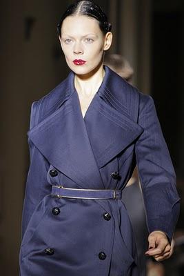 HOMBROS CAÍDOS ¿QUÉ ME PONGO? HOMBROS CAÍDOS ¿QUÉ ME PONGO?