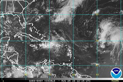 Llueve en casi toda República Dominicana por onda tropical.