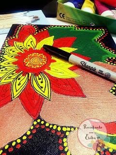 Flor en acrílico con Sharpie Flor en acrílico con Sharpie