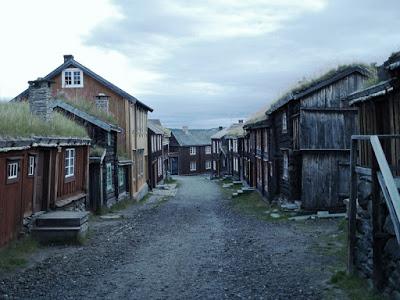 RESEÑA: Nada crece a la luz de la Luna. RESEÑA: Nada crece a la luz de la Luna.