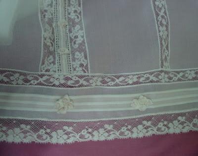 Faldon de bautizo bordado con cintas Faldon de bautizo bordado con cintas