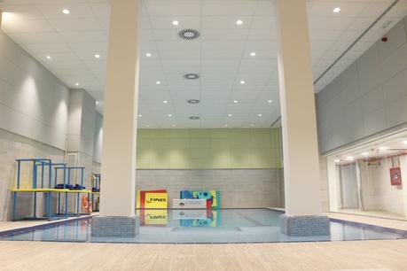 PISCINA PENGUINS BARCELONA penguins-barcelona-colours