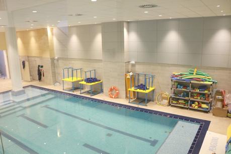 PISCINA PENGUINS BARCELONA penguins-barcelona-colours4