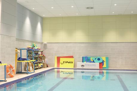 PISCINA PENGUINS BARCELONA penguins-barcelona-colours1