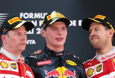 Max Verstappen ¿Héroe o Villano? Max Verstappen ¿Héroe o Villano?
