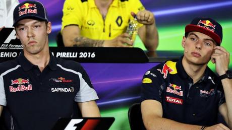 Max Verstappen ¿Héroe o Villano? Max Verstappen ¿Héroe o Villano?