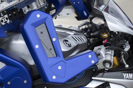 Motobot V.1: ¿Tiene sentido una moto pilotada por un robo...