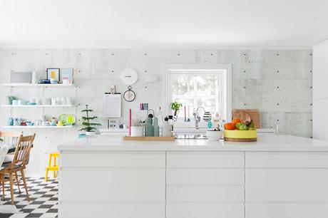 Amarillos, fucsias y azules en una casa nórdica a lo que no le falta inspiración! Amarillos, fucsias y azules en una casa nórdica a lo que no le falta inspiración!