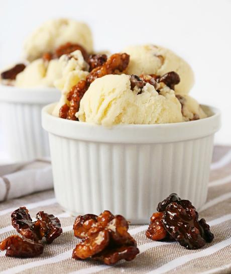 helado de vainilla con nueces