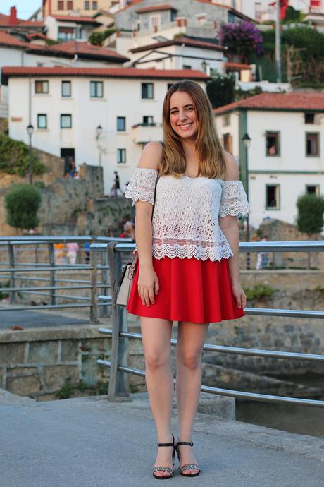 Perfecta con una falda roja