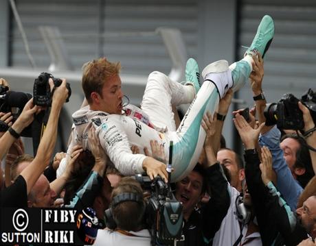 Rosberg achaca su victoria a los problemas de Hamilton en la salida
