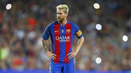 Leo Messi lesionado, pero no es de cuidado