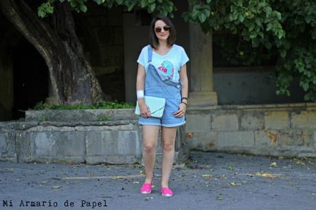 Como combinar un peto denim corto